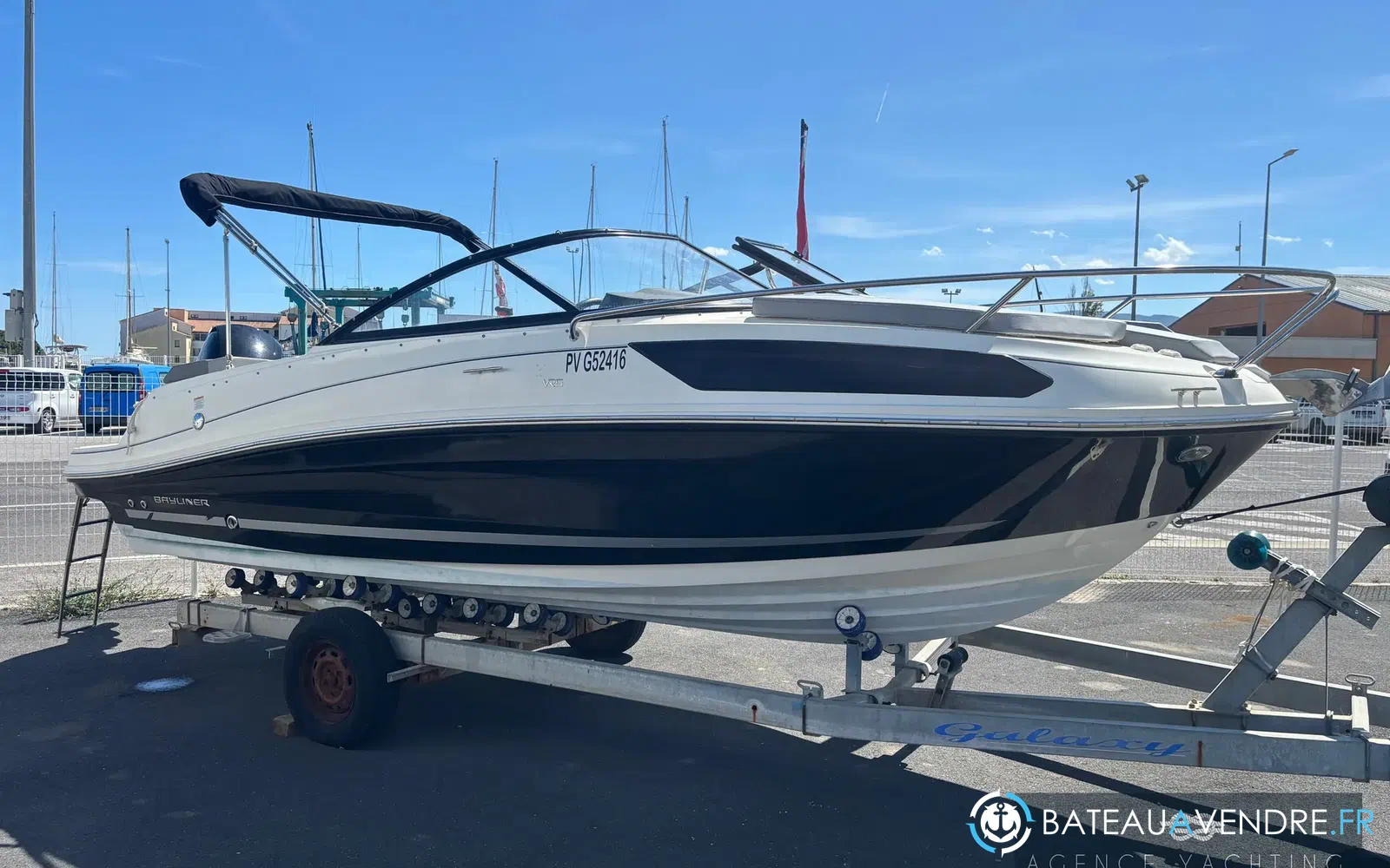 slider 0 Bayliner VR5 Cuddy OB