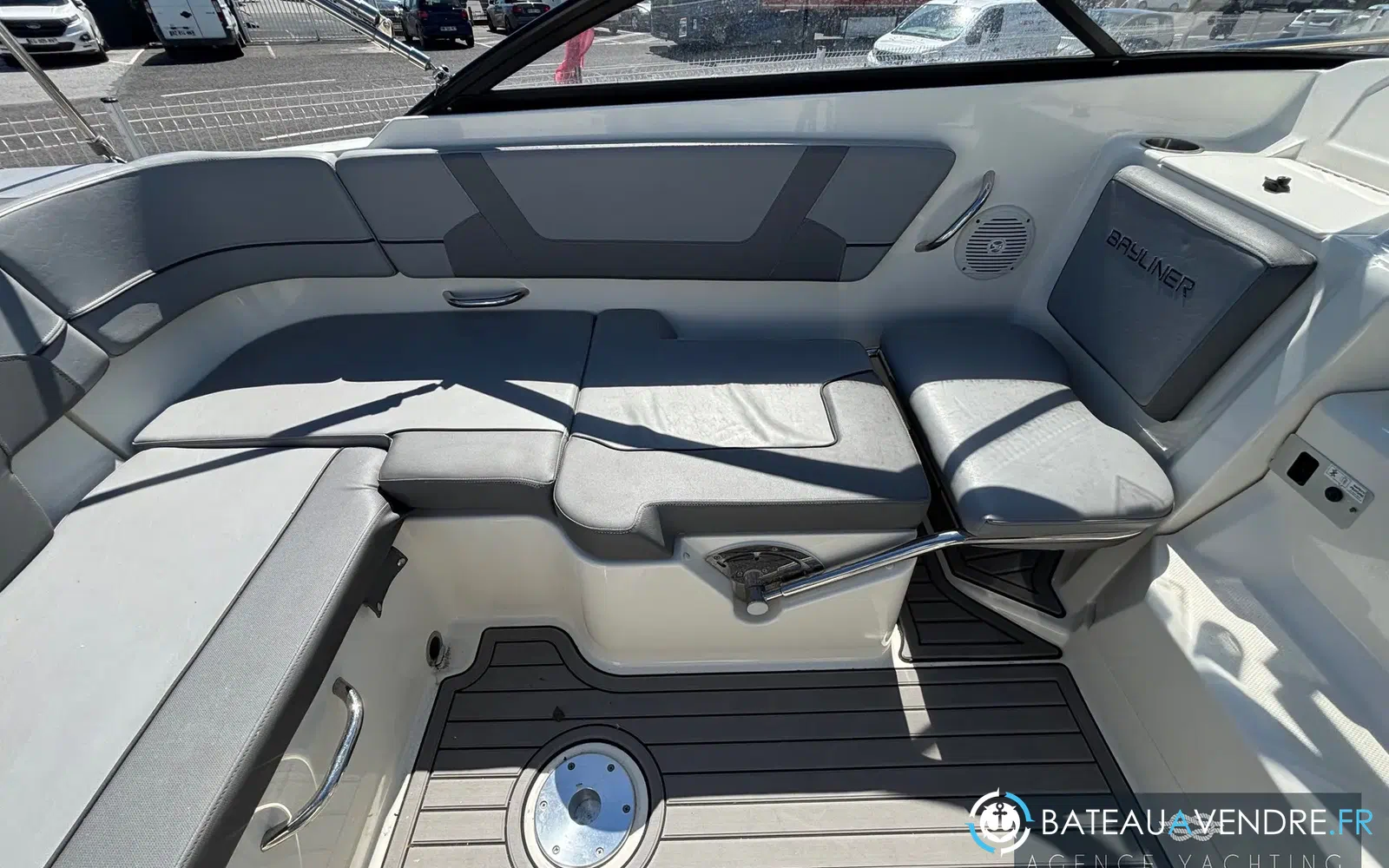 slider 4 Bayliner VR5 Cuddy OB
