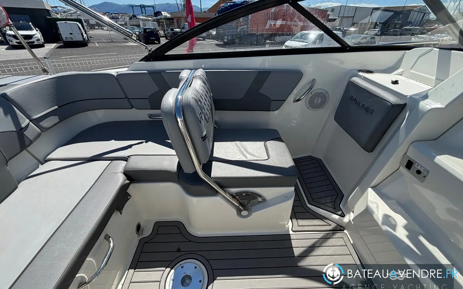 slider 6 Bayliner VR5 Cuddy OB