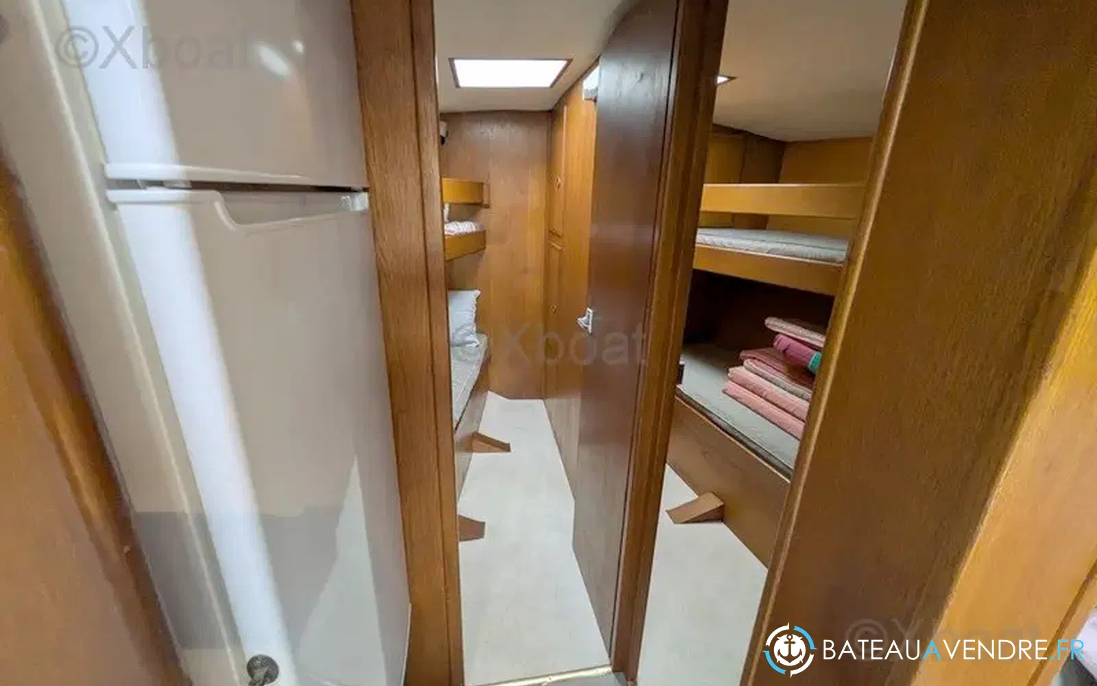 slider 10 Metalu Jade 48 Ketch
