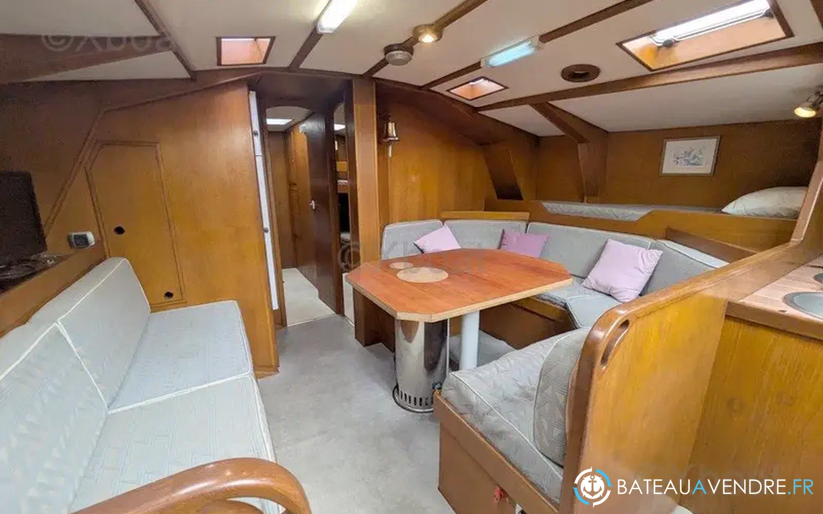 slider 7 Metalu Jade 48 Ketch