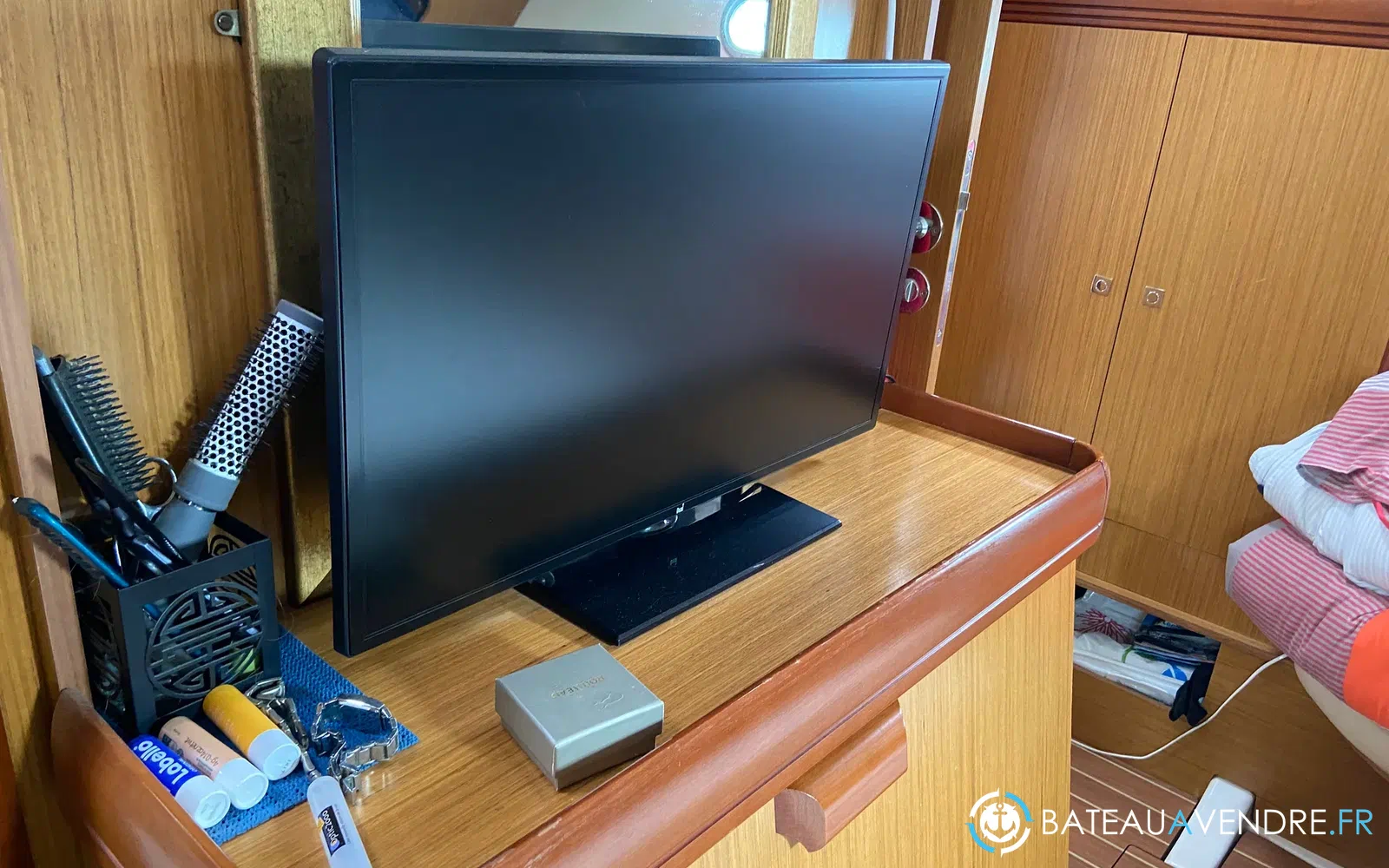 slider 14 Jeanneau Sun Odyssey 42 DS