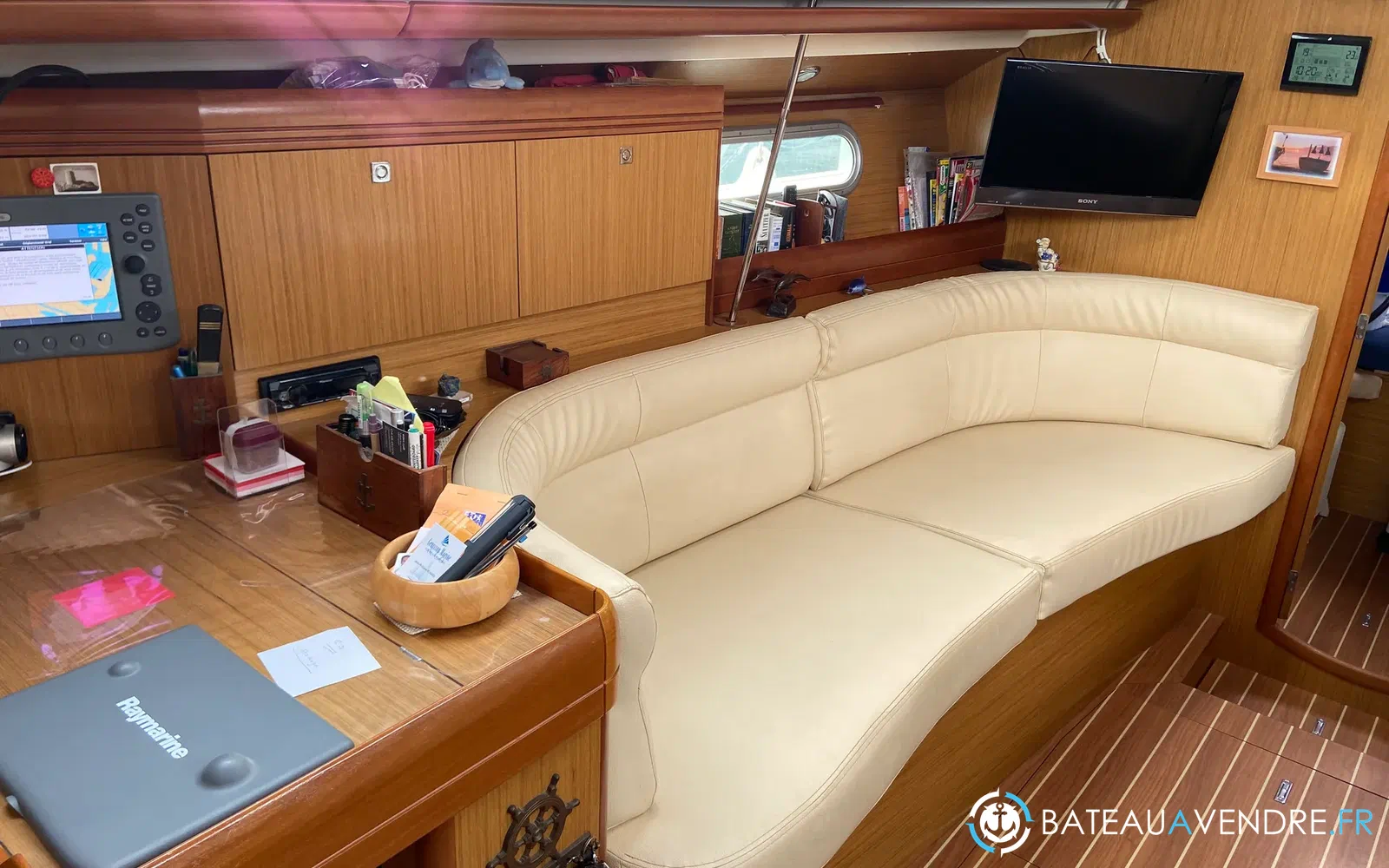 slider 4 Jeanneau Sun Odyssey 42 DS