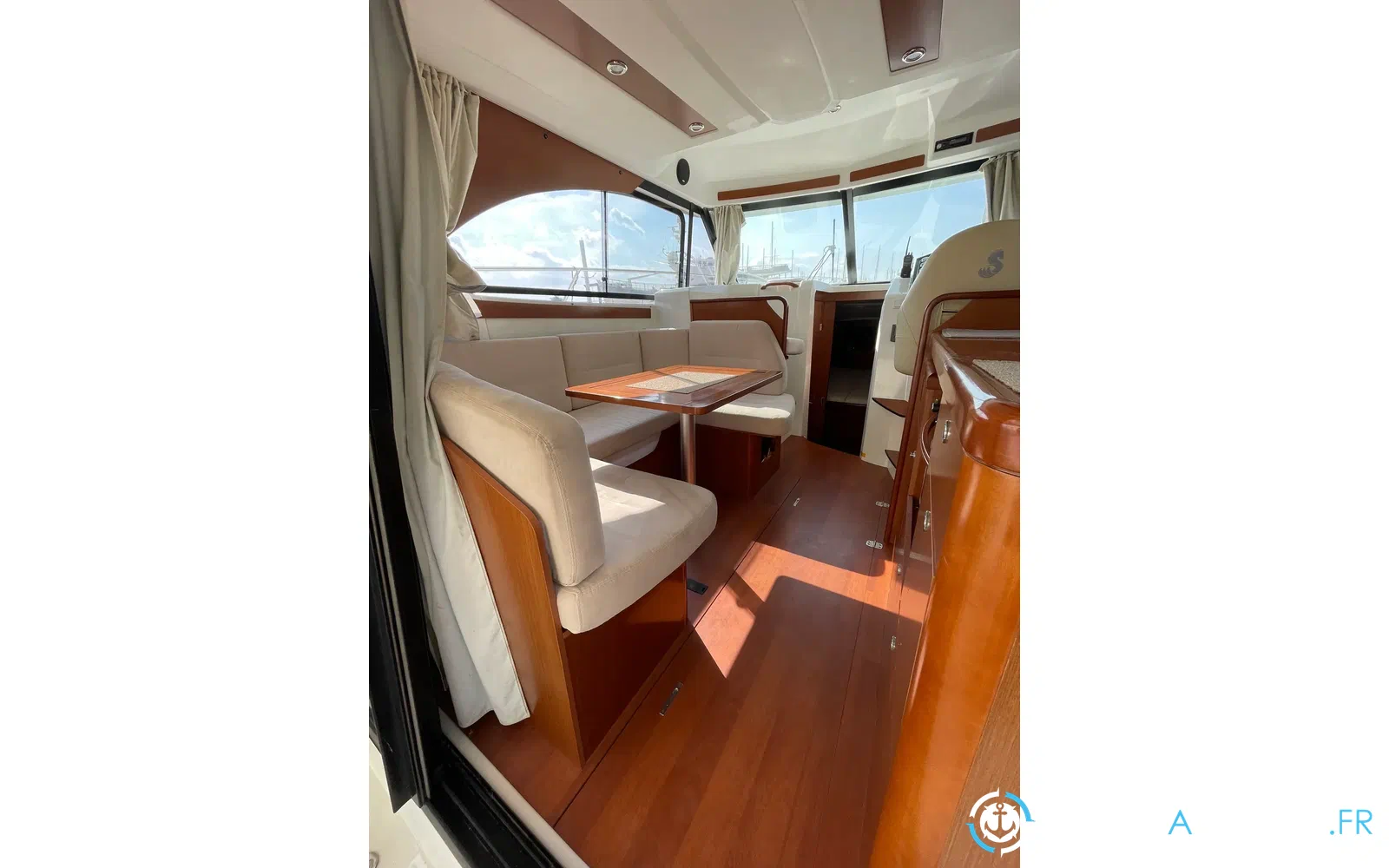 slider 8 Beneteau Antares 30 Fly
