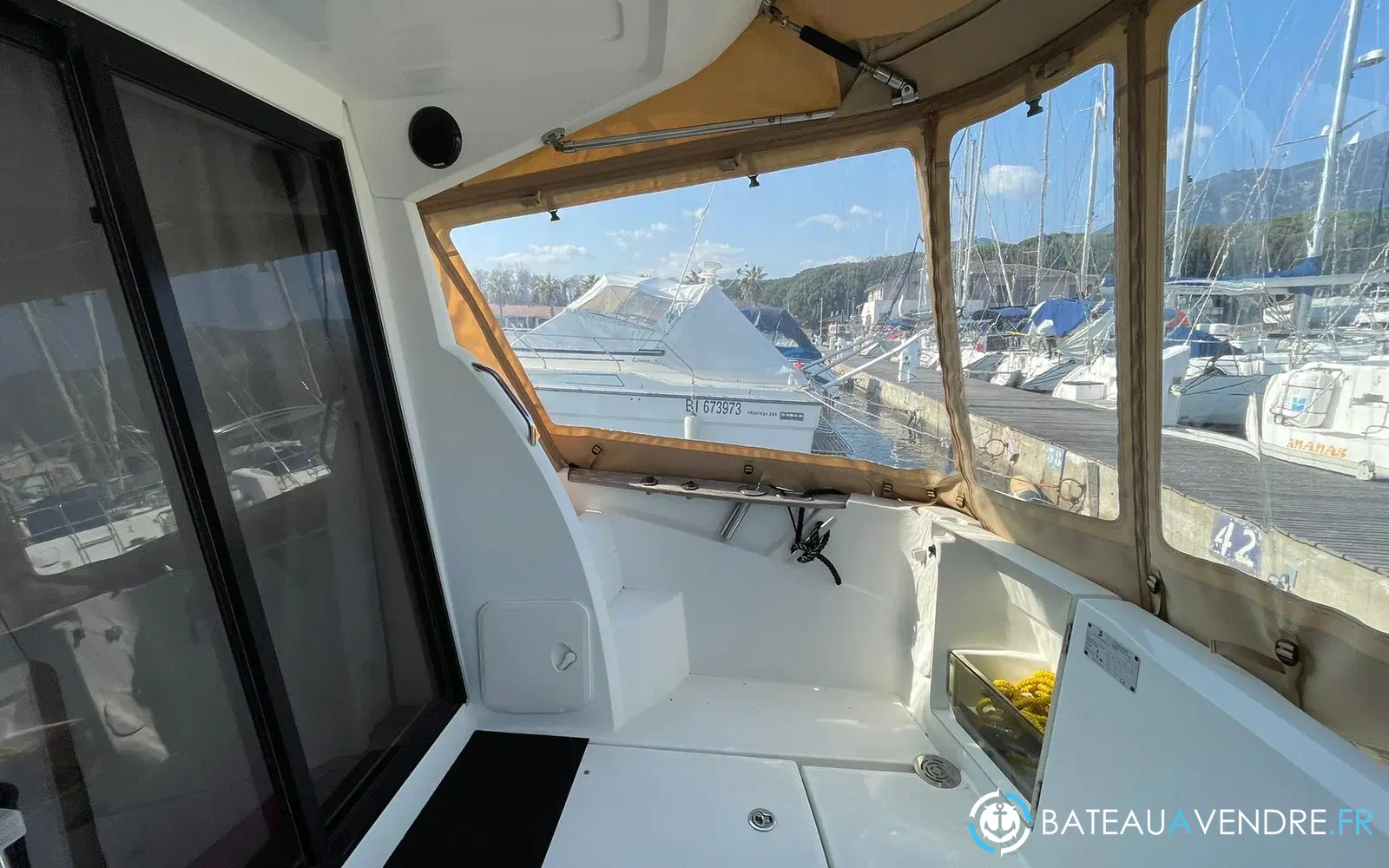 slider 2 Beneteau Antares 30 Fly