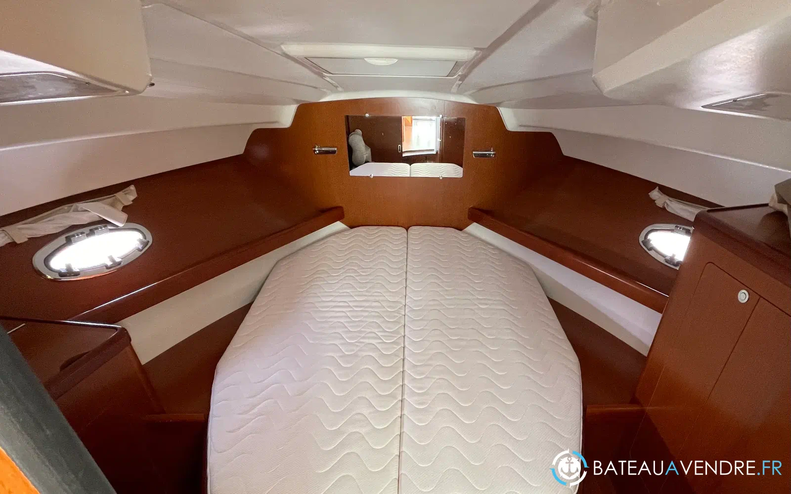 slider 4 Beneteau Antares 30 Fly