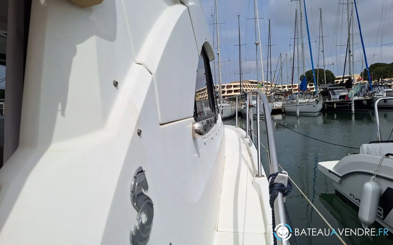 slider 15 Beneteau Antares 30 Fly