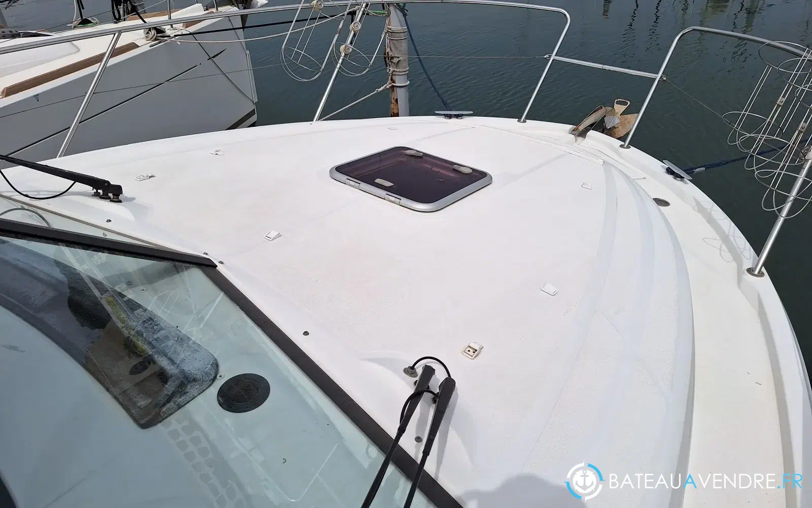 slider 17 Beneteau Antares 30 Fly