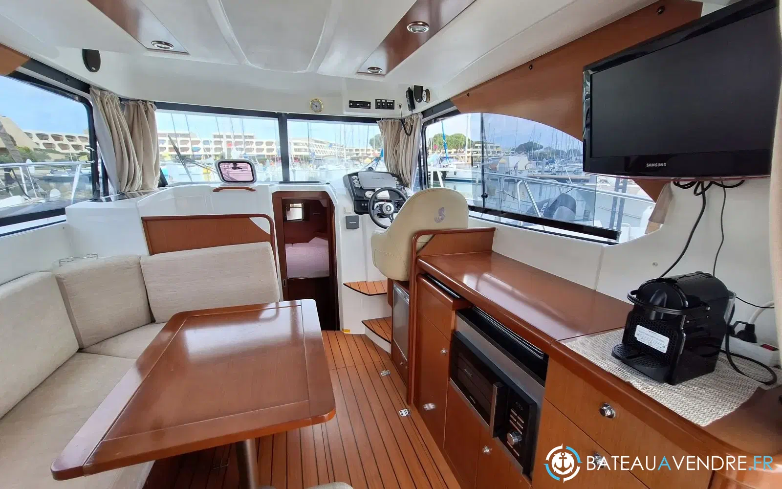 slider 3 Beneteau Antares 30 Fly