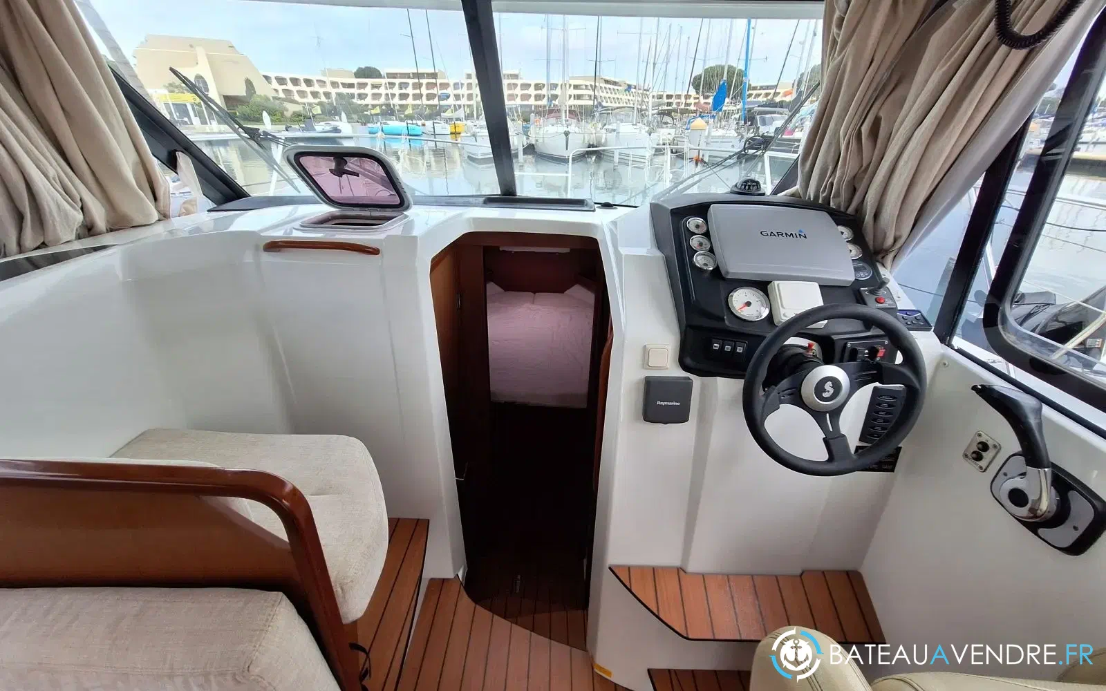 slider 5 Beneteau Antares 30 Fly