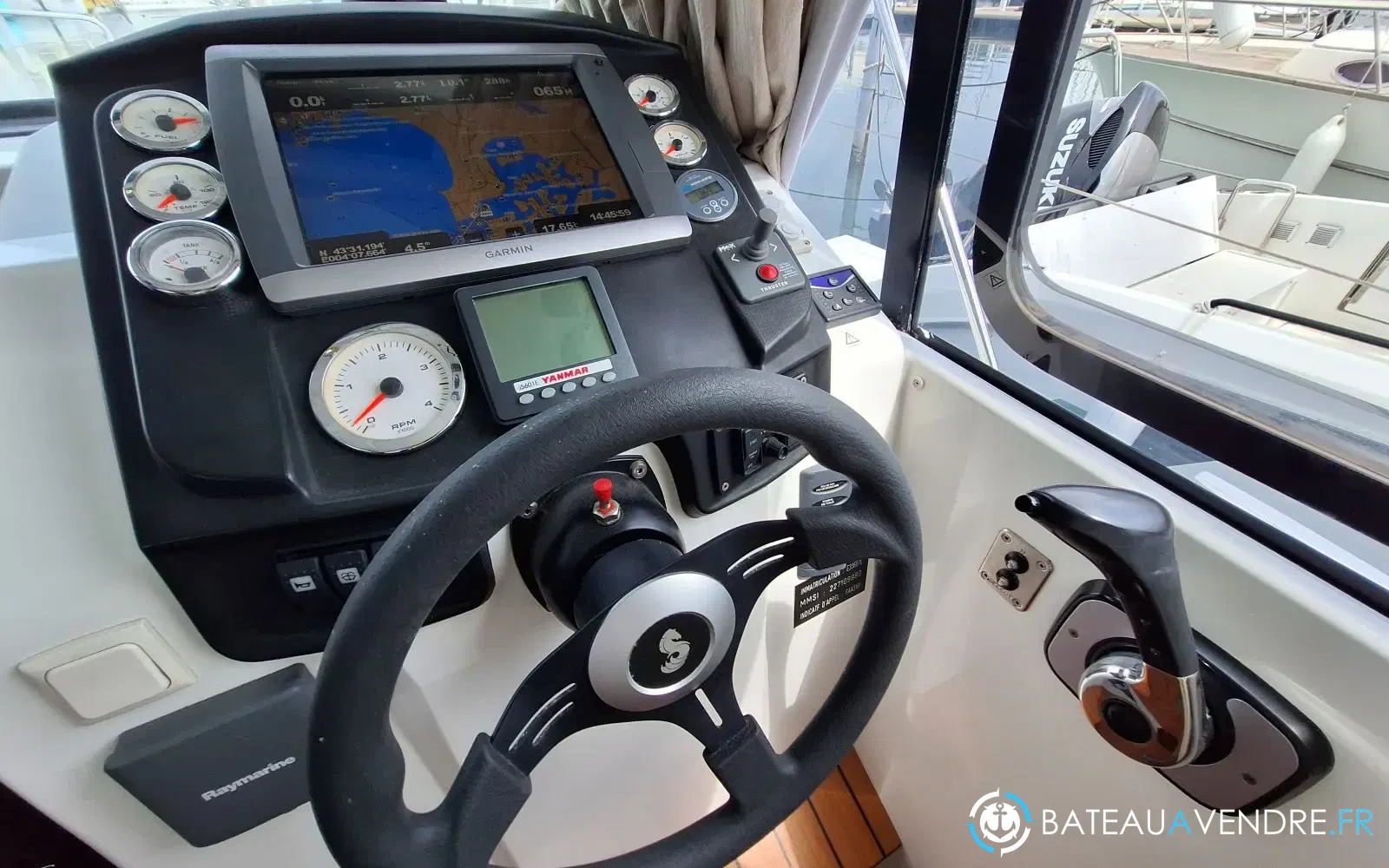 slider 8 Beneteau Antares 30 Fly