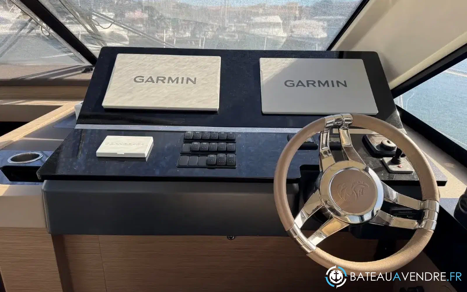 slider 9 Beneteau Monte Carlo 52