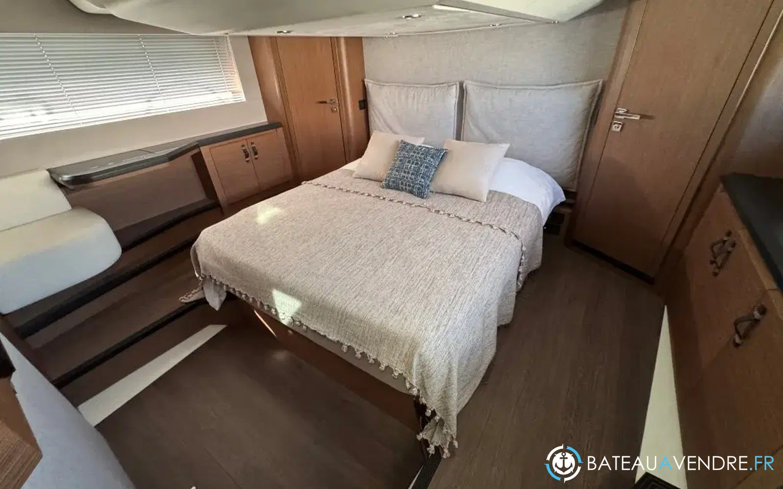slider 11 Beneteau Monte Carlo 52