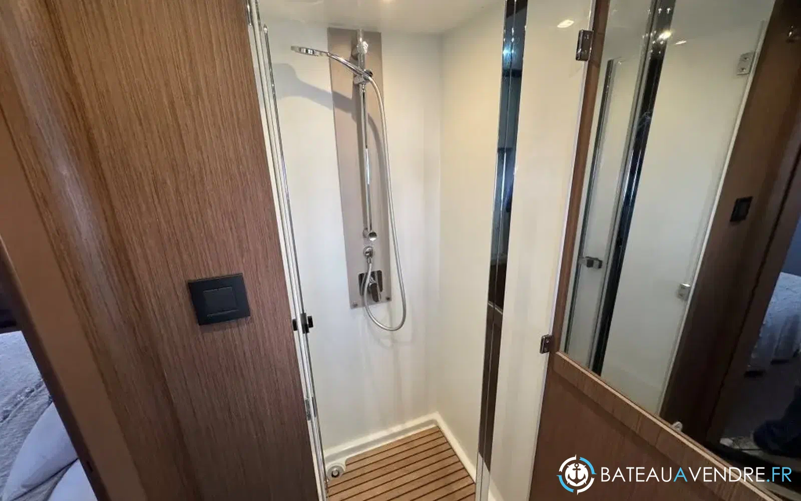 slider 13 Beneteau Monte Carlo 52