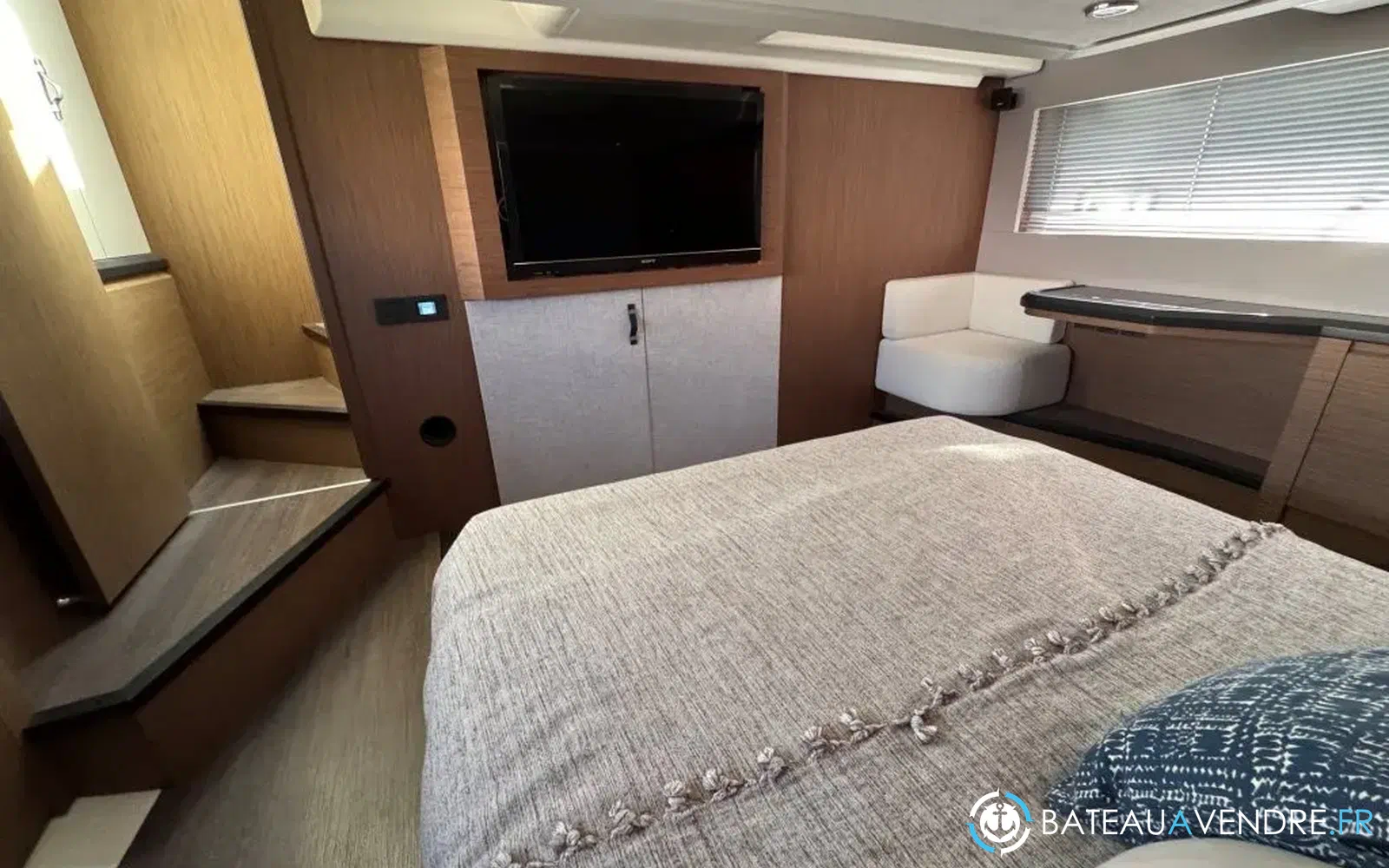 slider 14 Beneteau Monte Carlo 52