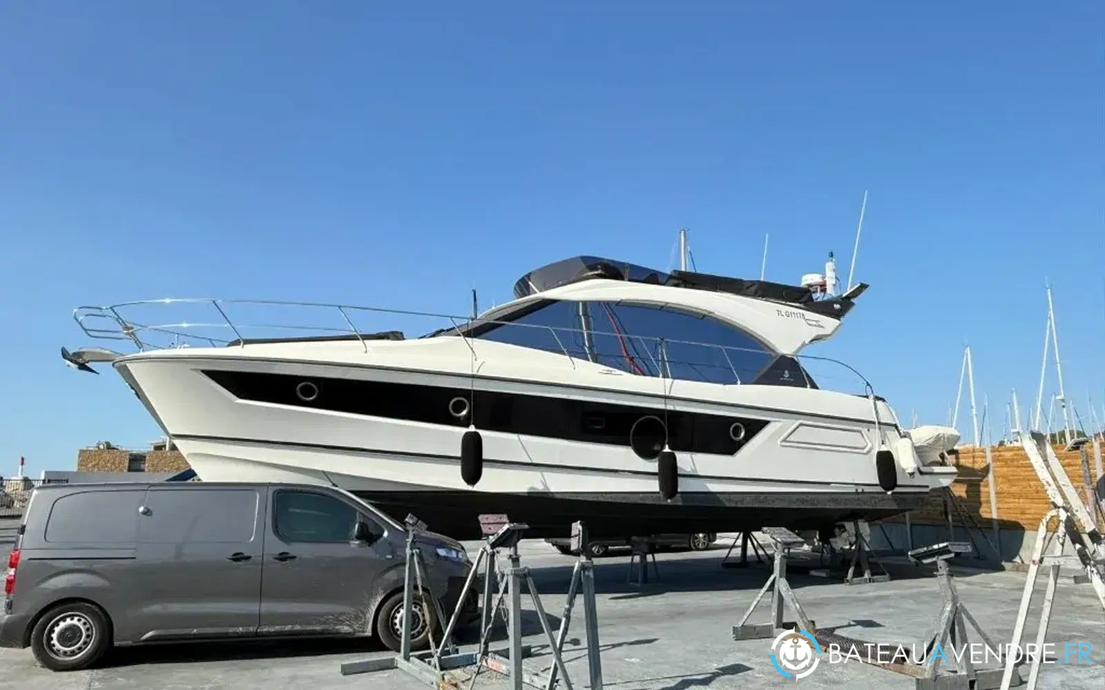 slider 33 Beneteau Monte Carlo 52