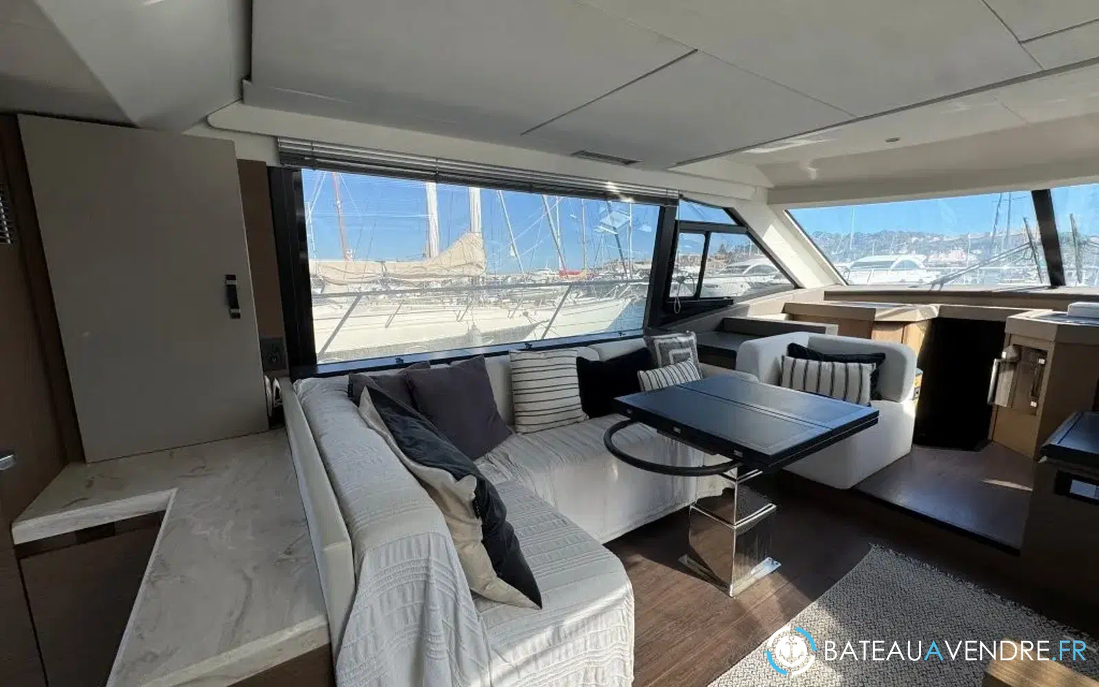 slider 5 Beneteau Monte Carlo 52
