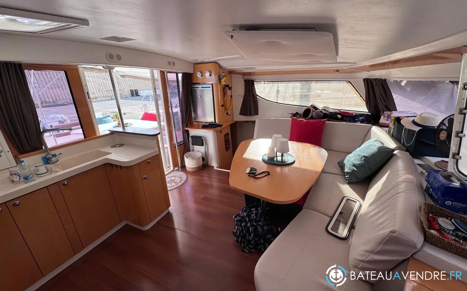 slider 14 Fountaine Pajot Orana 44