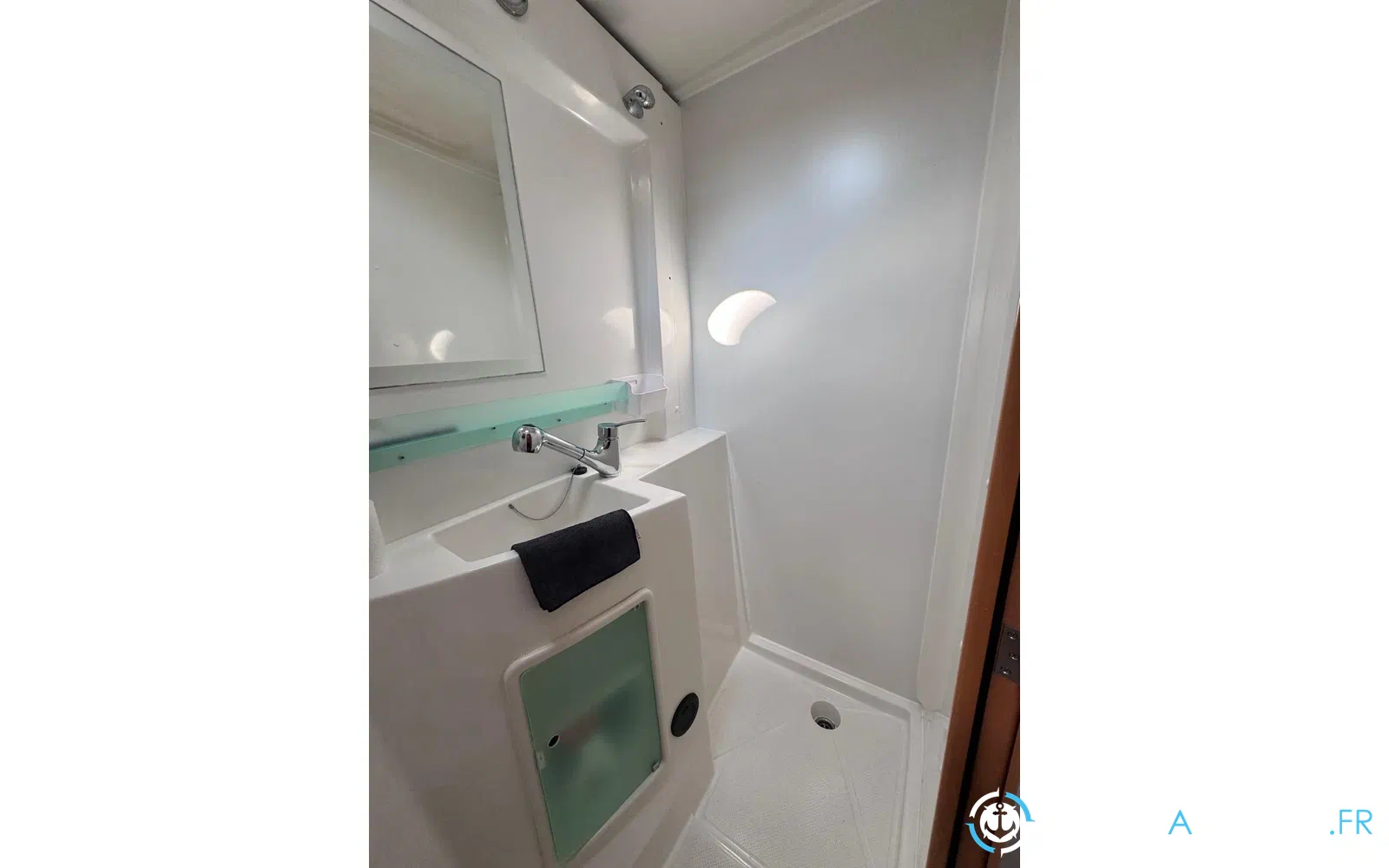 slider 22 Fountaine Pajot Orana 44