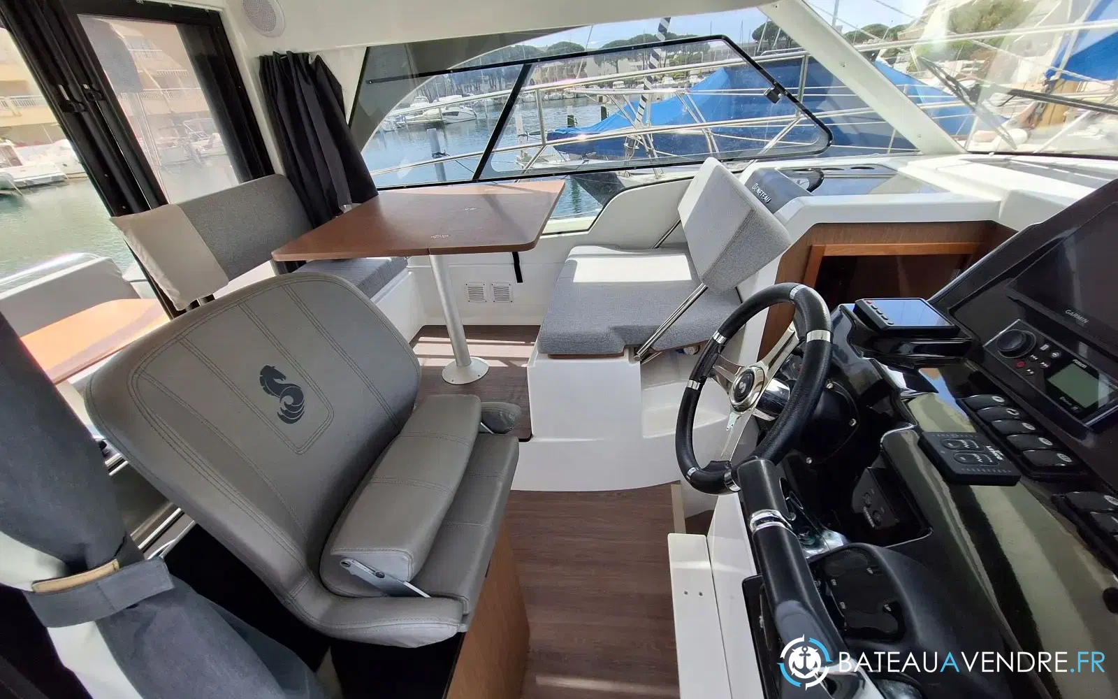 slider 14 Beneteau Antares 9 OB