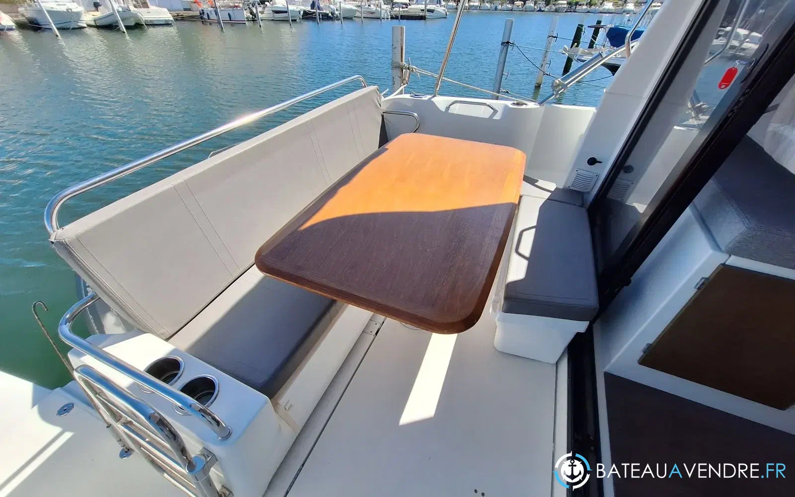 slider 1 Beneteau Antares 9 OB