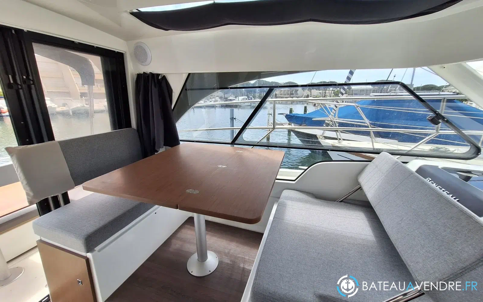 slider 8 Beneteau Antares 9 OB