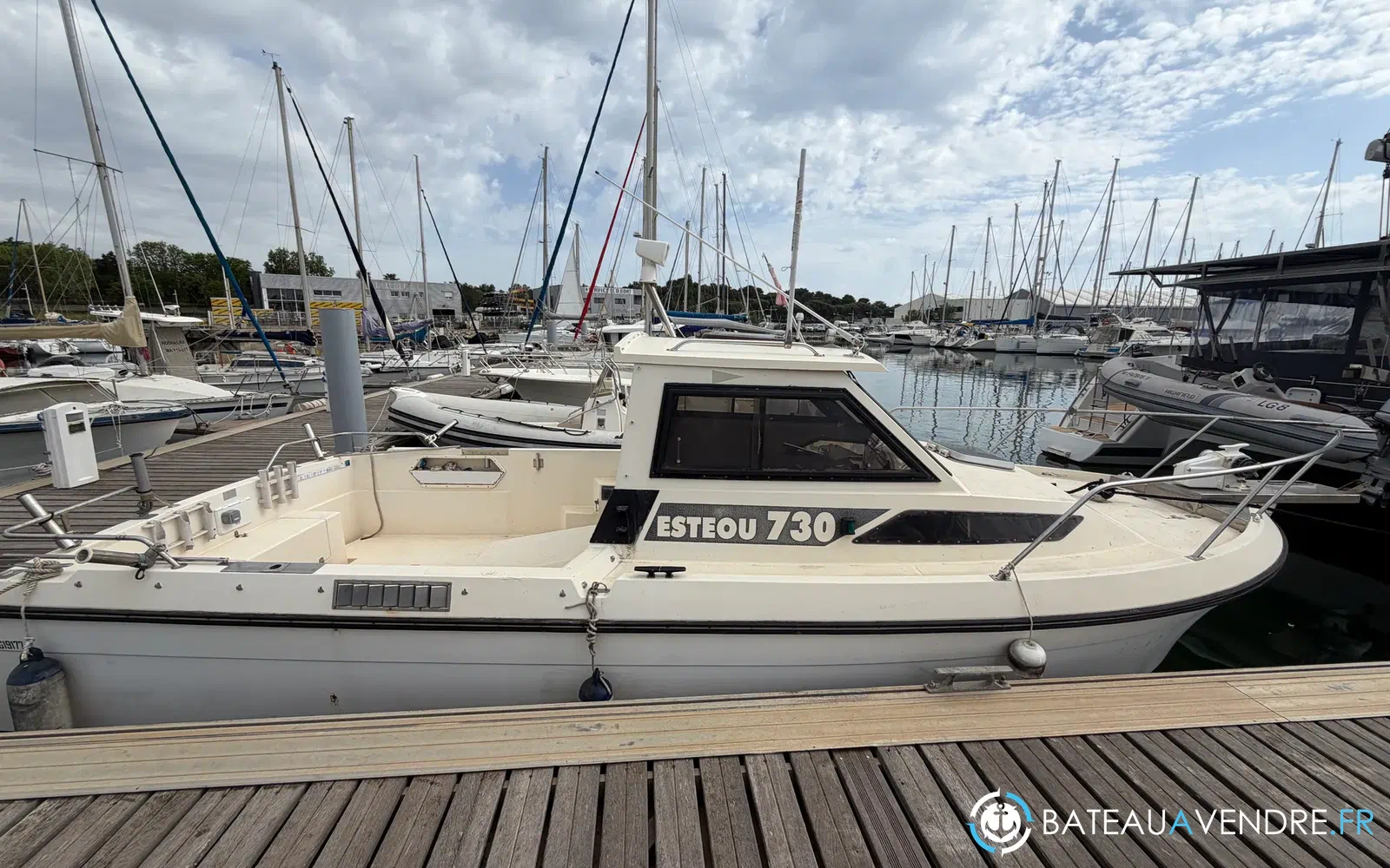 slider 0 Jeanneau Esteou 730