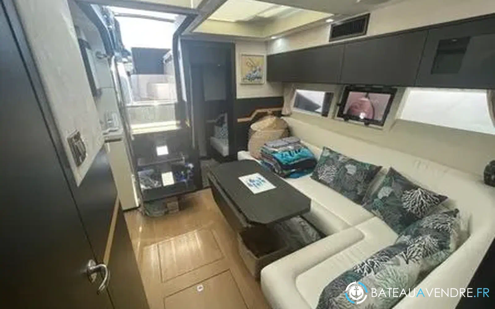 slider 9 Galeon 405 HTL