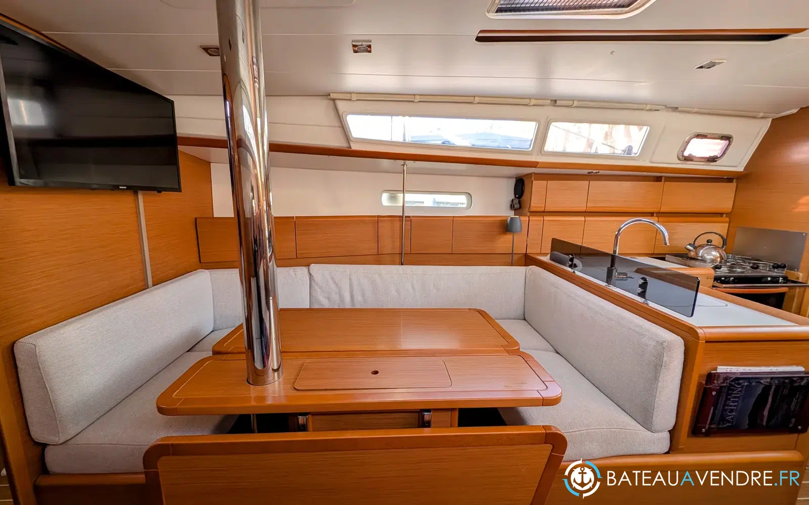 slider 15 Jeanneau Sun Odyssey 379