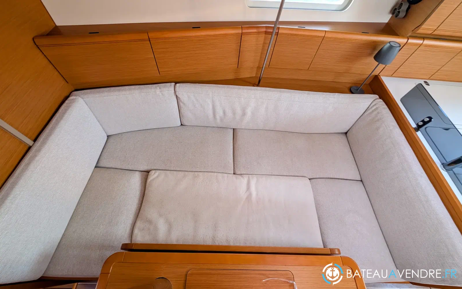 slider 17 Jeanneau Sun Odyssey 379