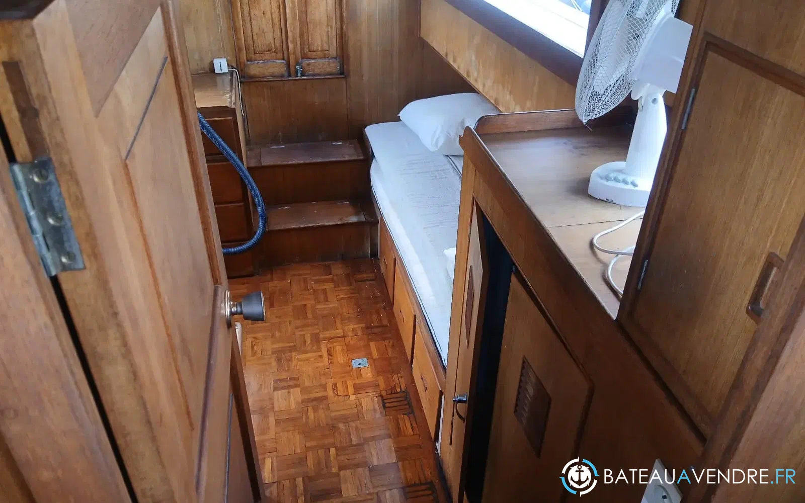 slider 13 Grand Banks 40