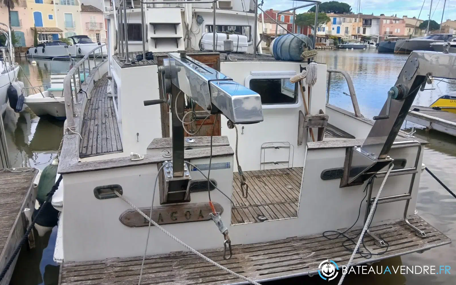 slider 1 Grand Banks 40