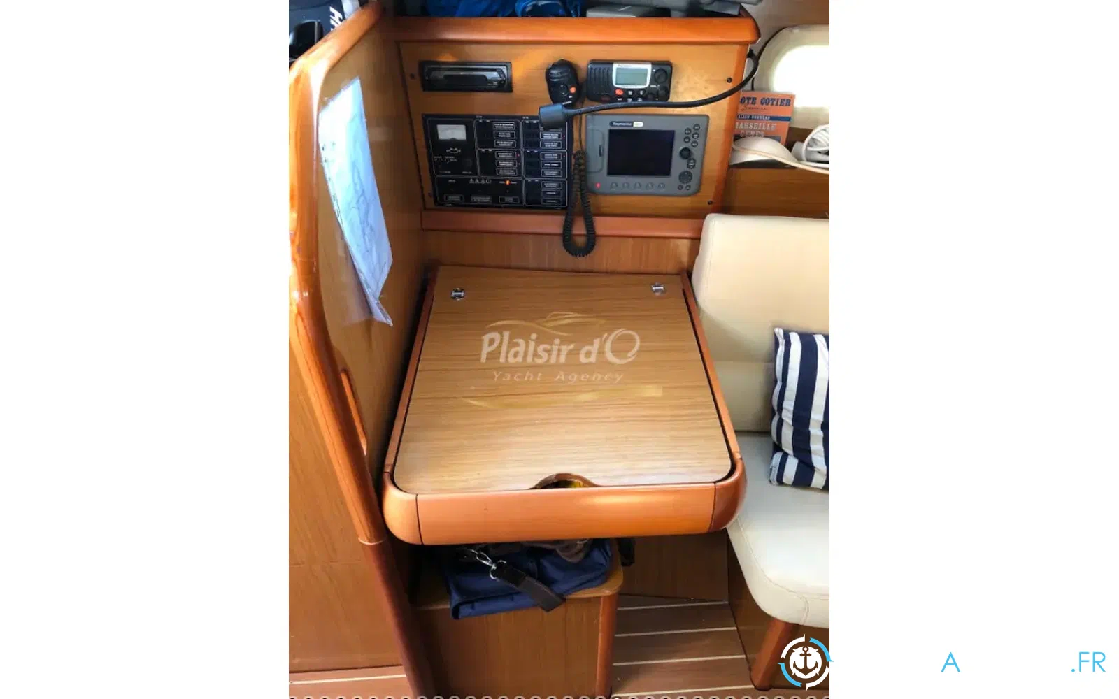 slider 13 Jeanneau Sun Odyssey 35 Legend