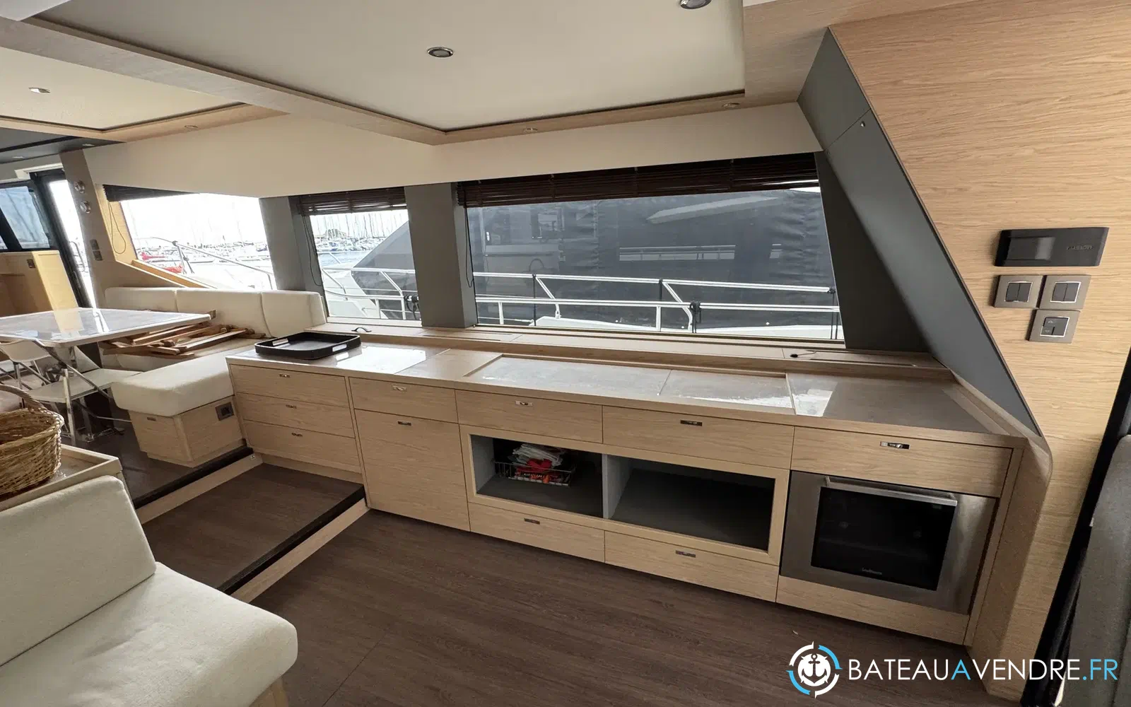 slider 9 Beneteau Grand Trawler 62