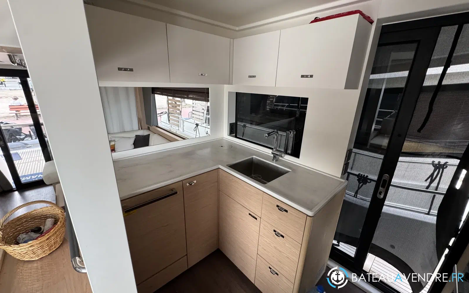 slider 13 Beneteau Grand Trawler 62