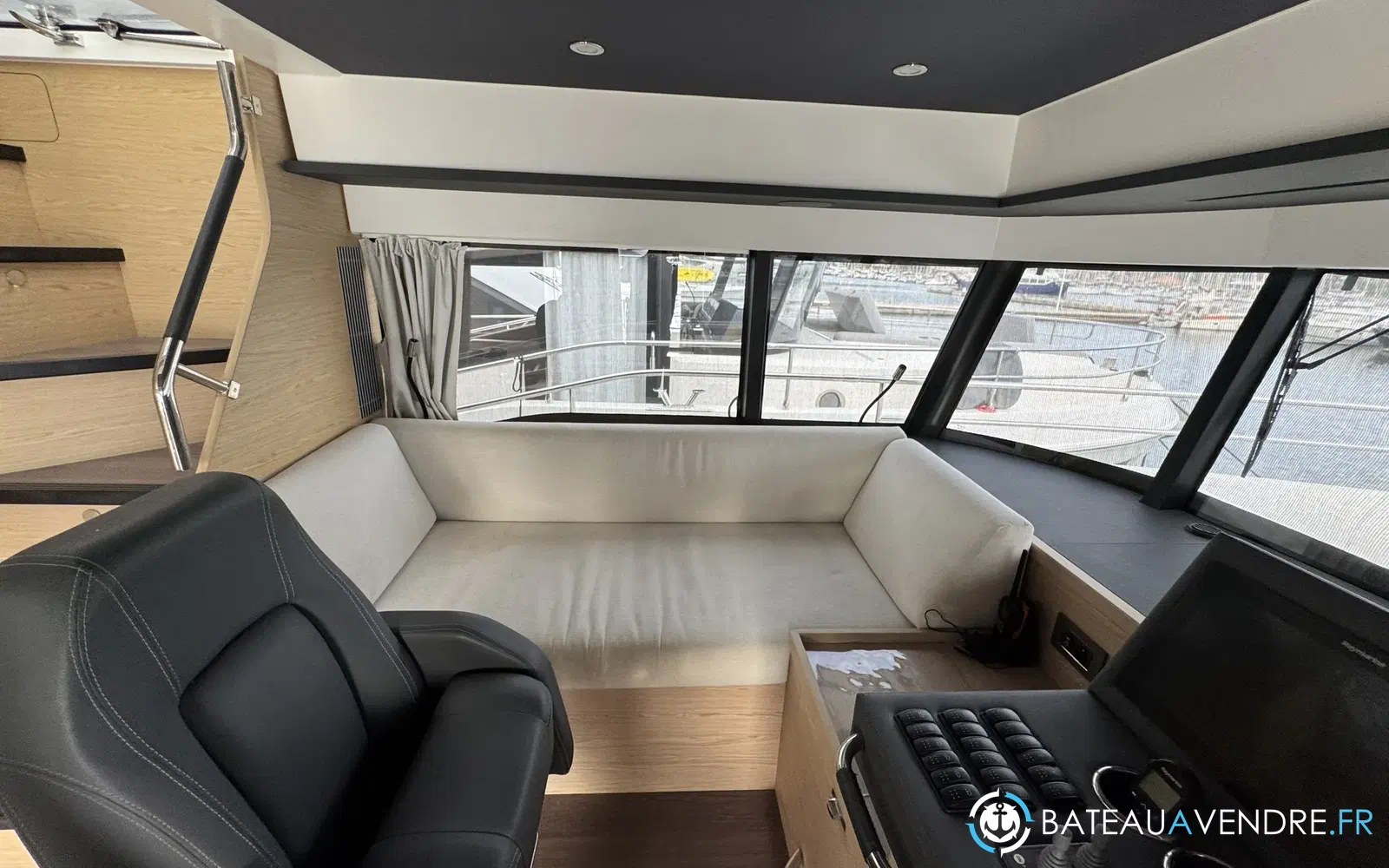slider 23 Beneteau Grand Trawler 62