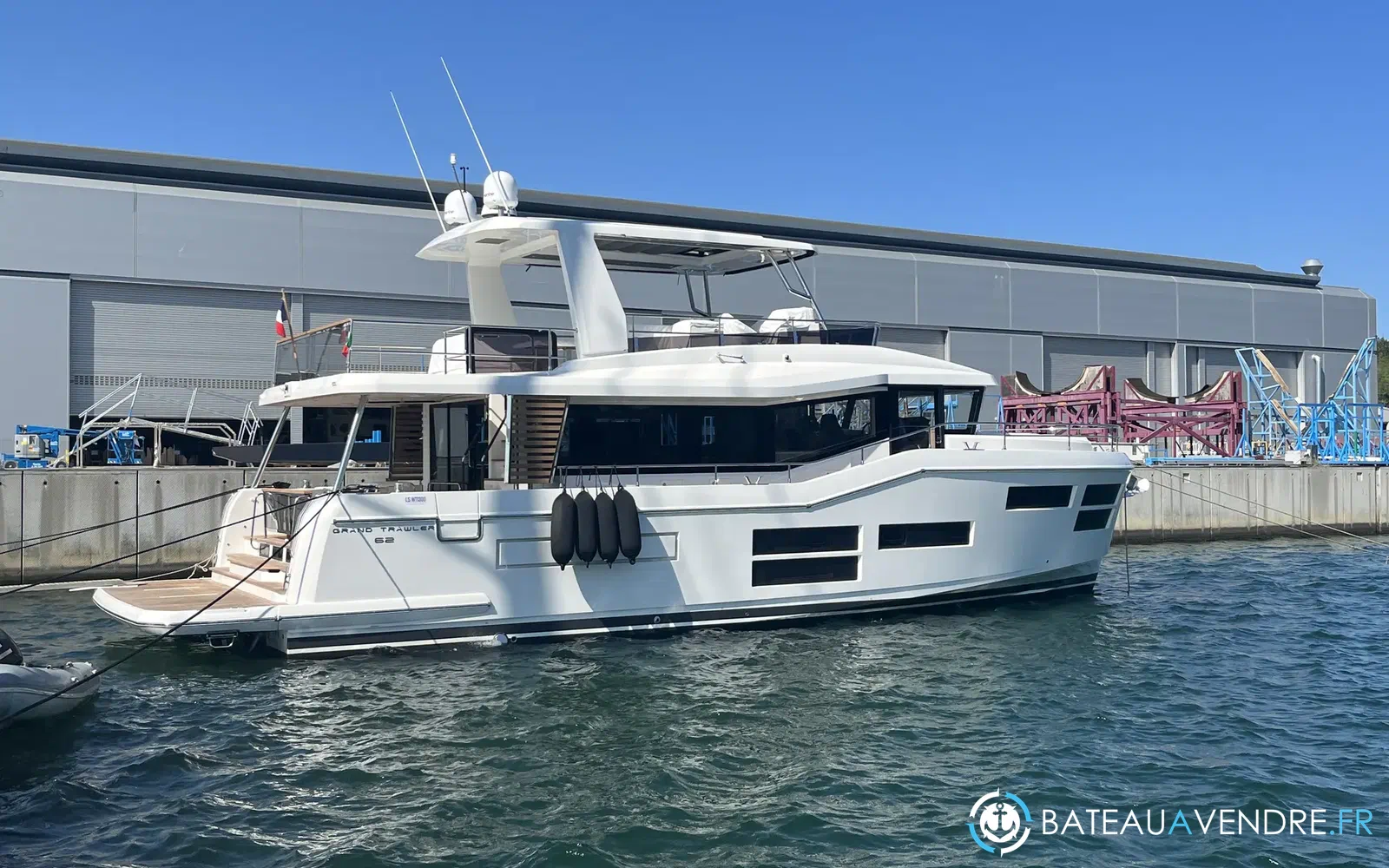 slider 2 Beneteau Grand Trawler 62