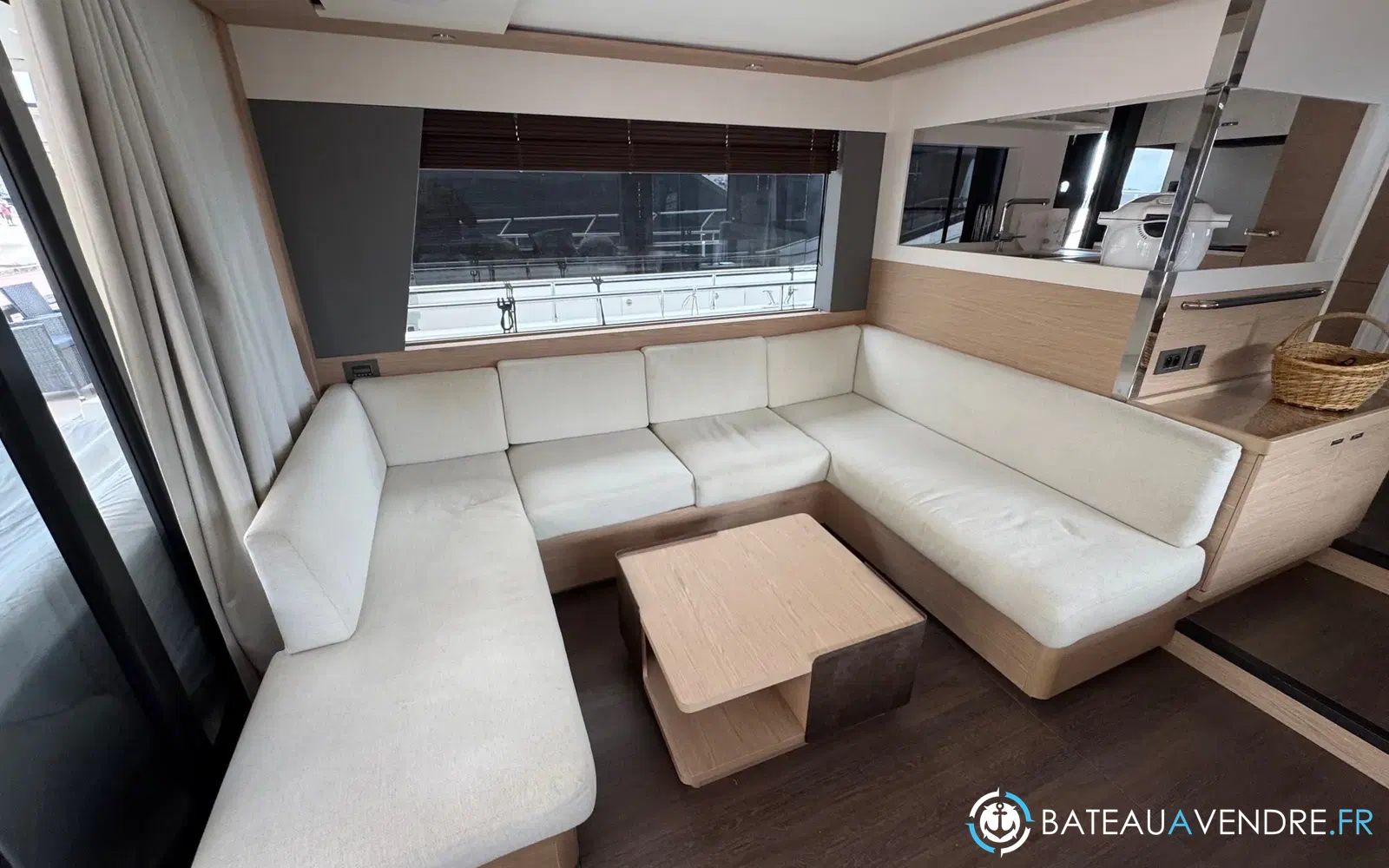 slider 6 Beneteau Grand Trawler 62