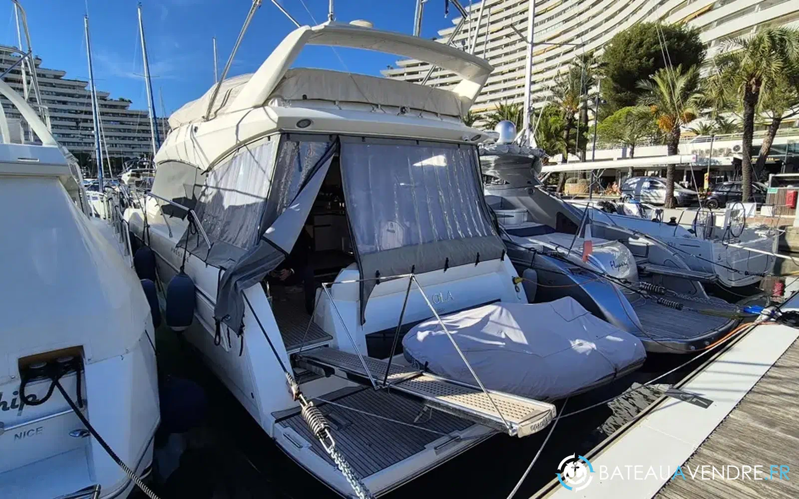 slider 1 Prestige Yachts 460 Fly