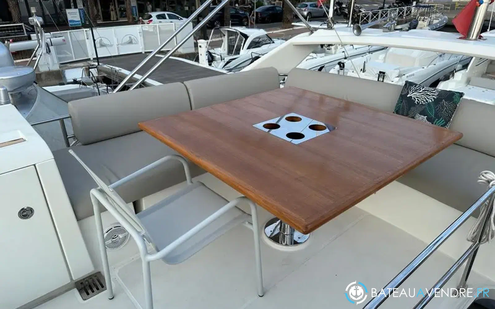 slider 7 Prestige Yachts 460 Fly