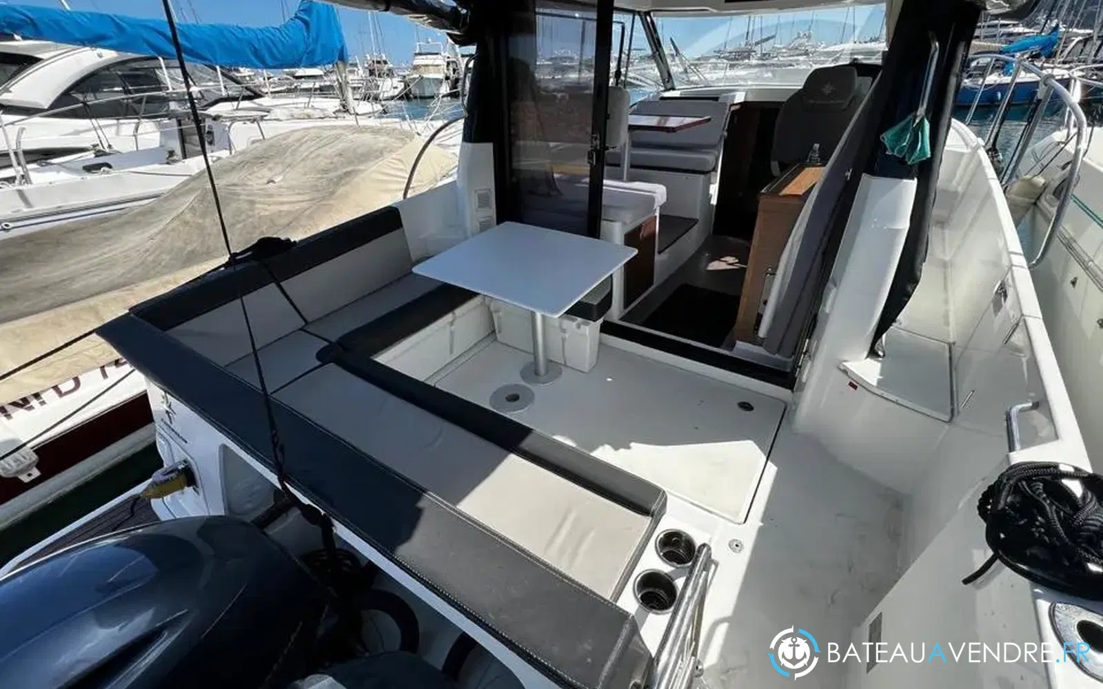 slider 2 Jeanneau Merry Fisher 895