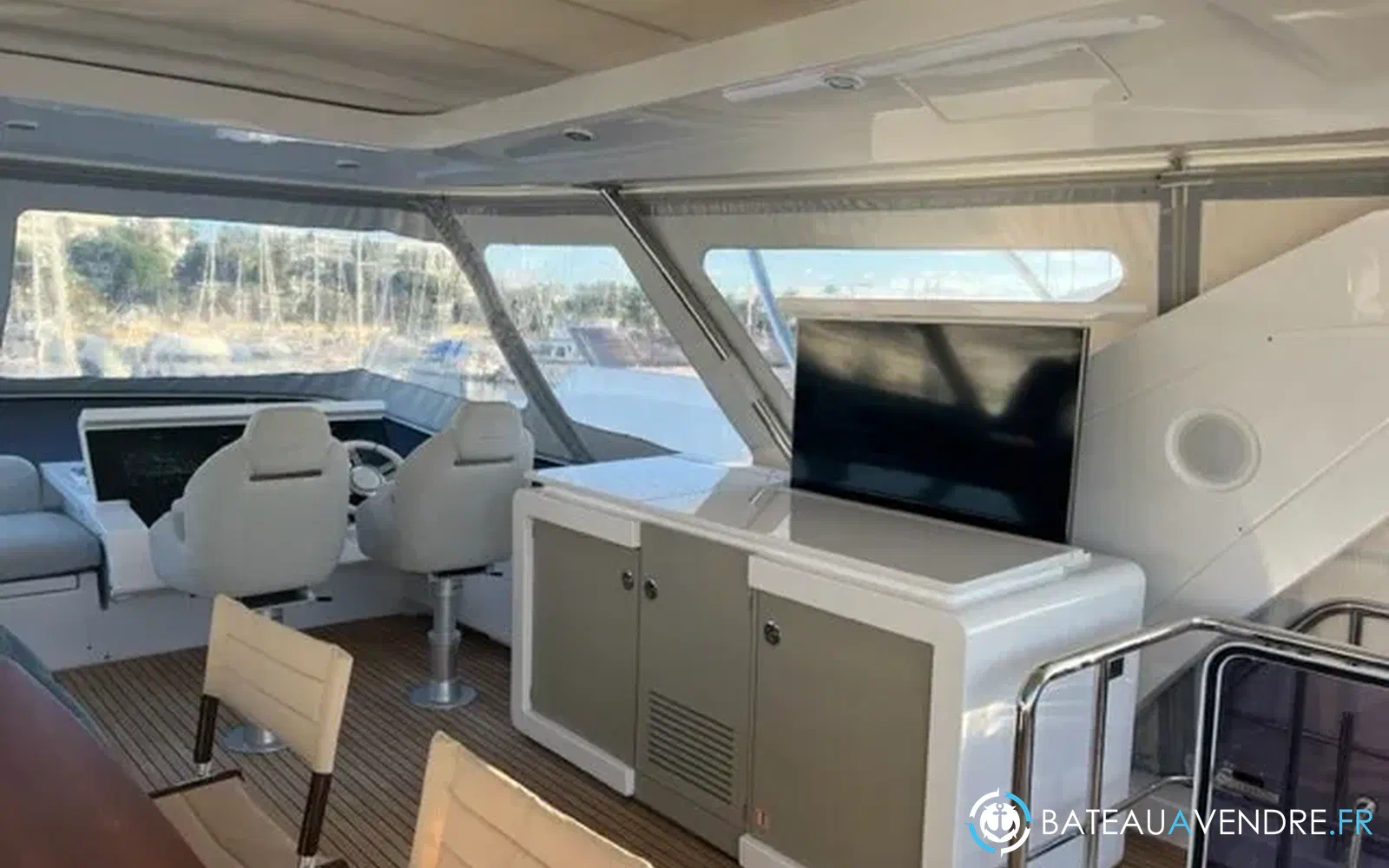slider 22 Azimut 72 flybridge