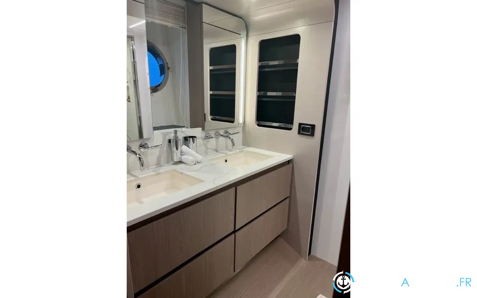 slider 6 Azimut 72 flybridge
