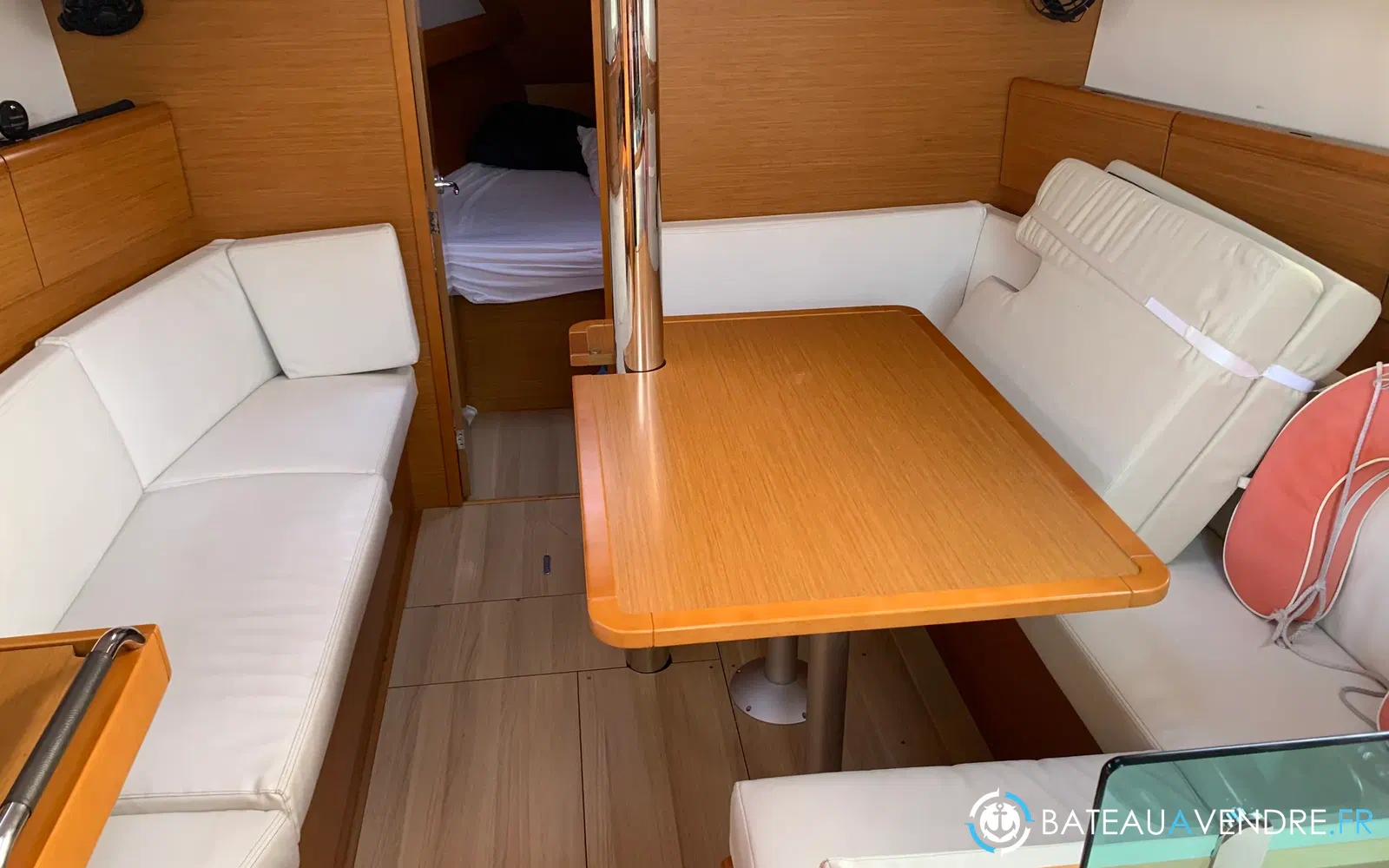 slider 9 Jeanneau Sun Odyssey 389