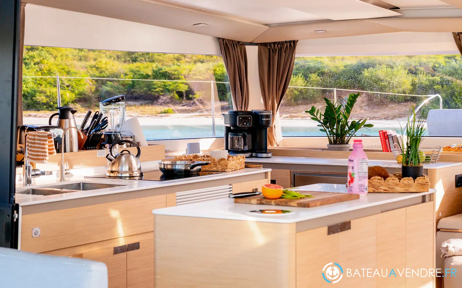 slider 9 Fountaine Pajot Aura 51