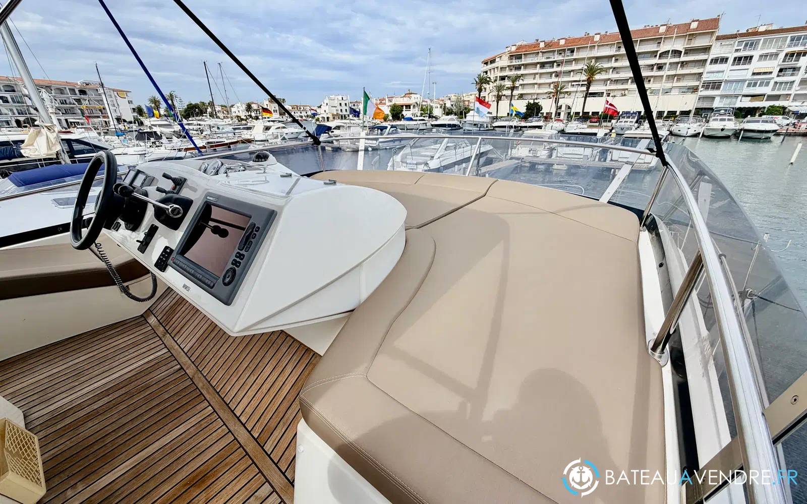 slider 18 Jeanneau Prestige 50 Fly
