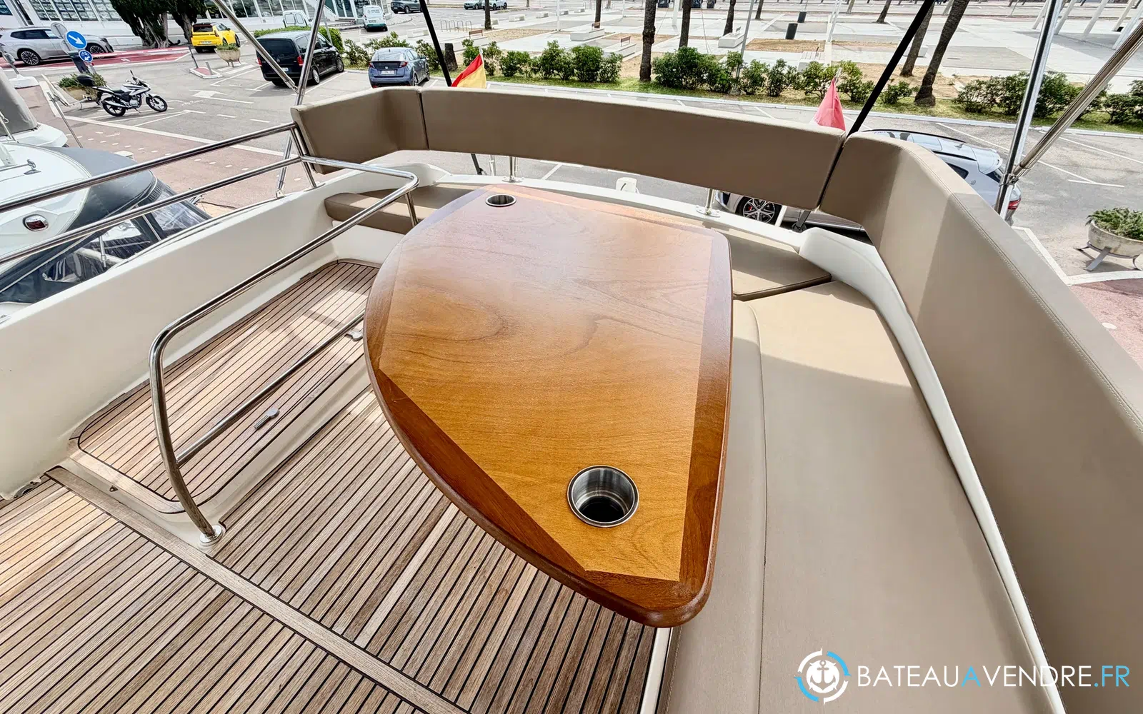 slider 14 Jeanneau Prestige 50 Fly