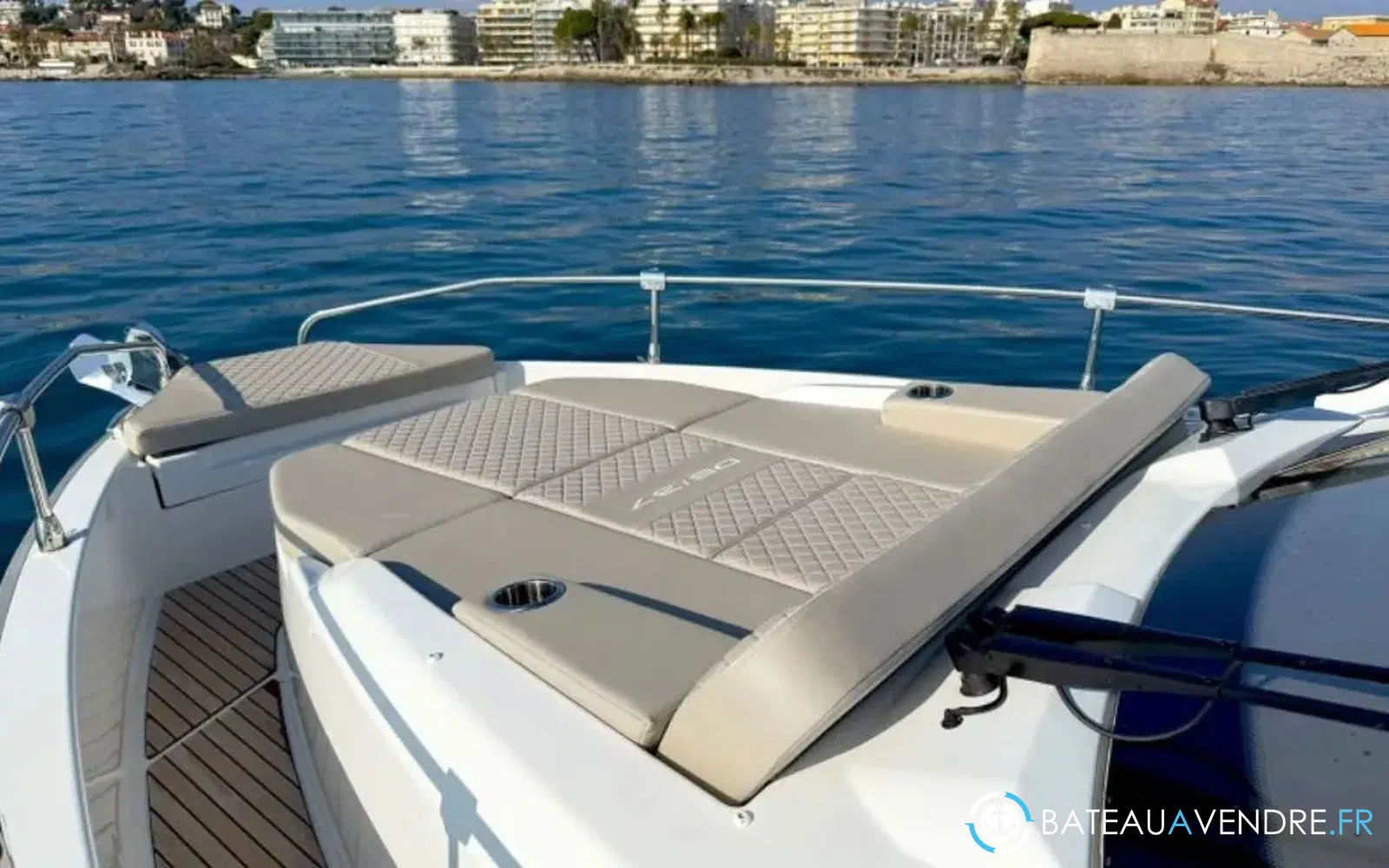 slider 7 Jeanneau DB 37
