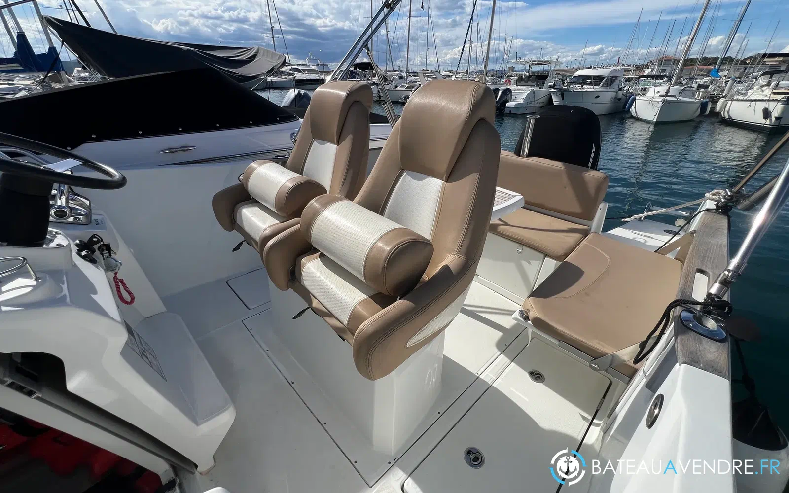 slider 32 Jeanneau Cap Camarat 7.5 CC
