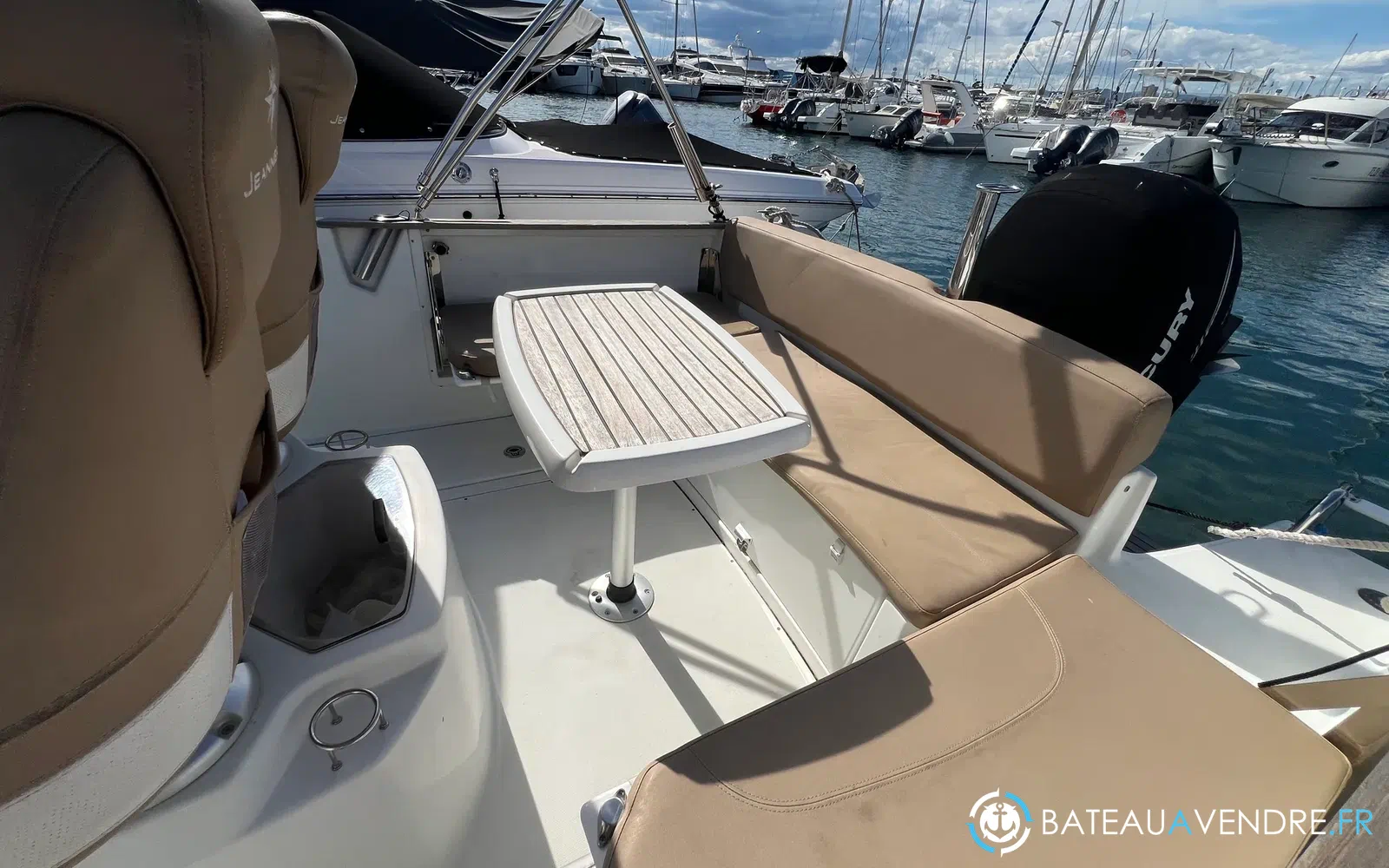 slider 34 Jeanneau Cap Camarat 7.5 CC